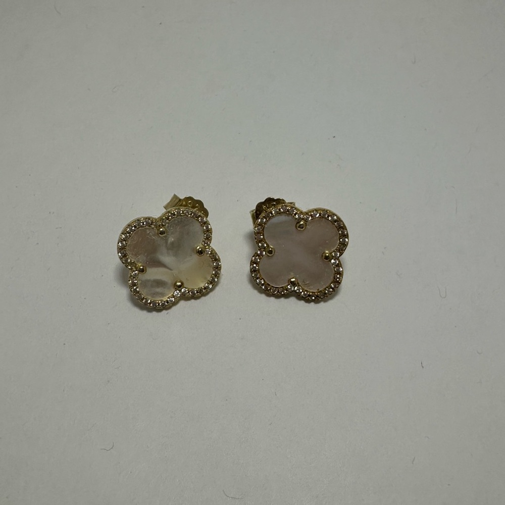 Elegant Gold and Cream Flower Earrings